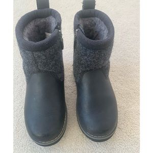 *UGG* Brand new, never worn Toddler boys Ugg boots